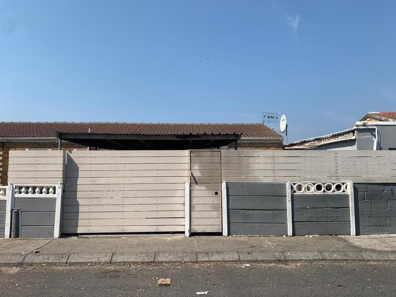 3 Bedroom Property for Sale in Lentegeur Western Cape